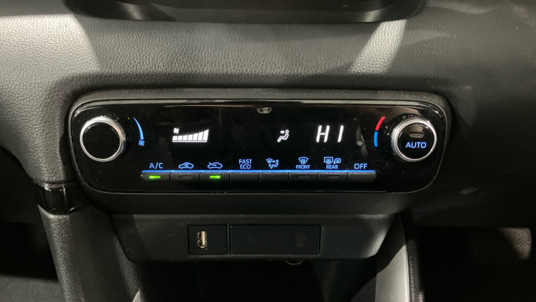 Toyota Yaris 1.5 Hybrid Icon 5dr CVT Hybrid Hatchback